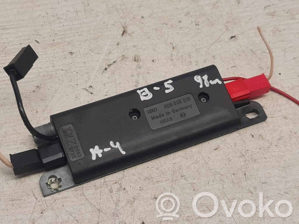 Audi A4 S4 B5 8D Pystyantennivahvistin 