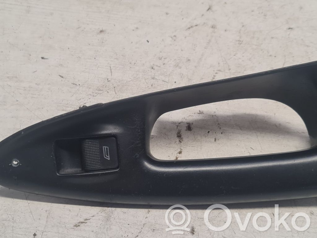 Audi A4 S4 B5 8D Electric window control switch 