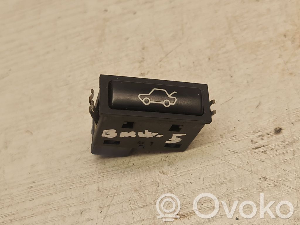 BMW 5 E39 Tailgate opening switch 