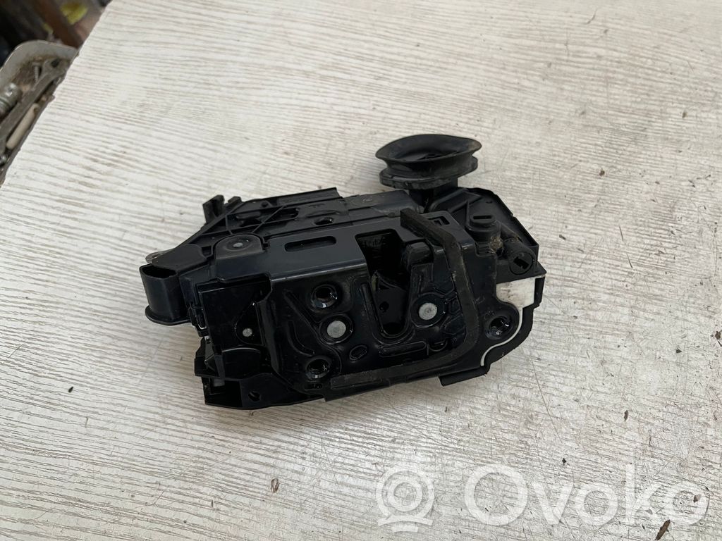 Volkswagen Golf VI Zamek drzwi tylnych 