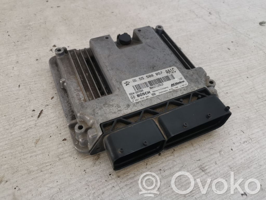 Opel Meriva B Engine control unit/module 