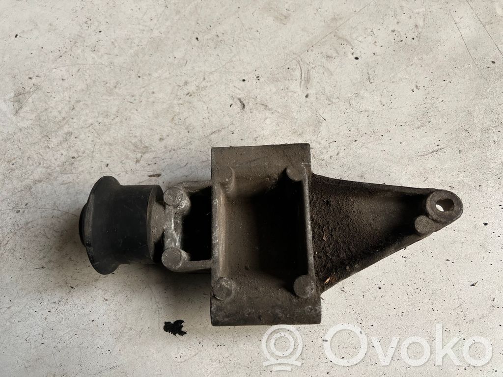 Audi 80 90 B3 Engine mounting bracket 