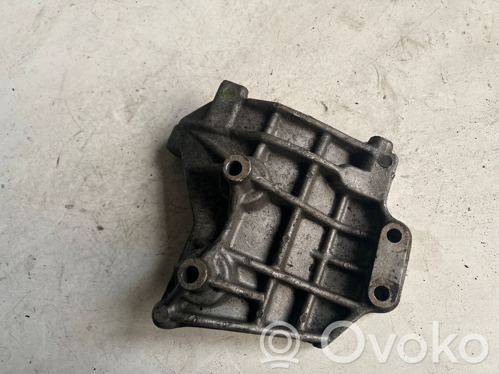 Fiat Stilo A/C compressor mount bracket 