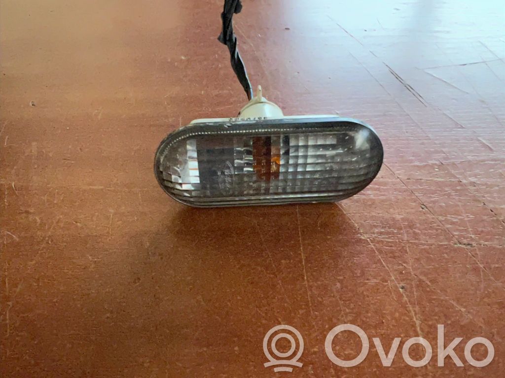 Ford Focus Front fender indicator light 