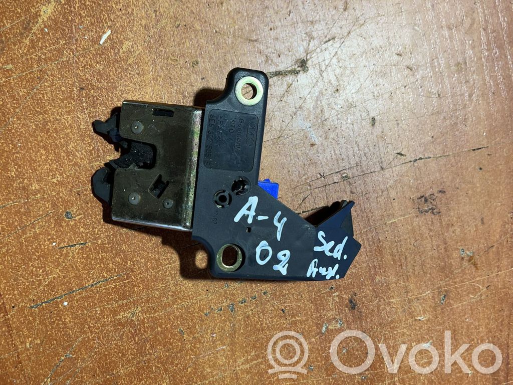 Audi A4 S4 B6 8E 8H Takaluukun/tavaratilan lukon vastakappale 