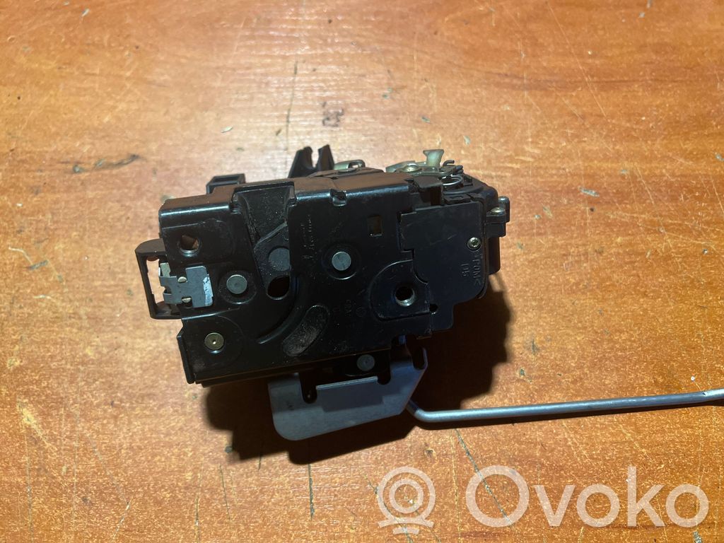 Audi A4 S4 B6 8E 8H Etuoven lukko 