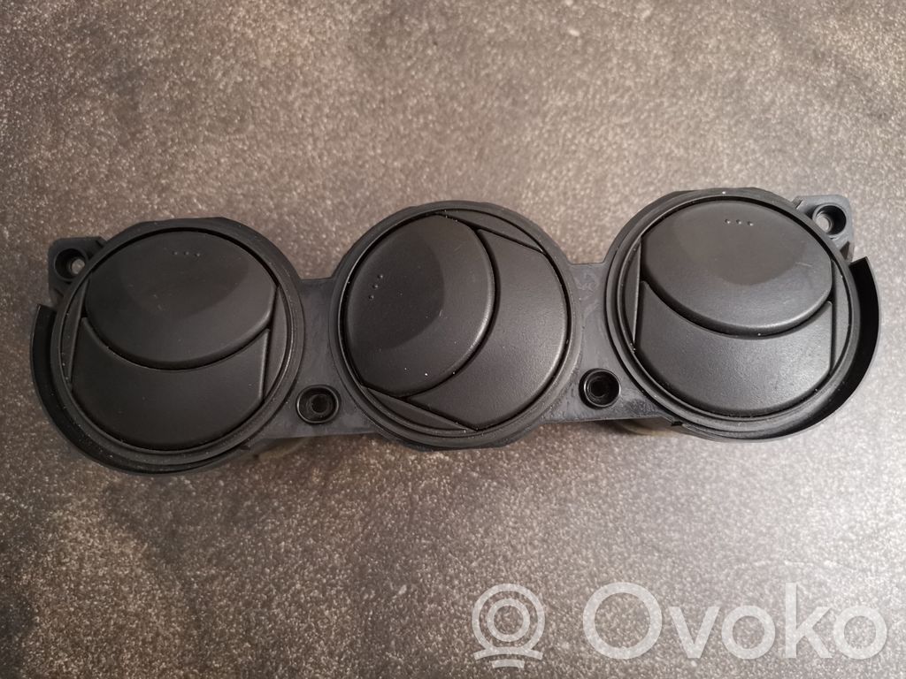 Mazda 6 Centrinės oro grotelės 