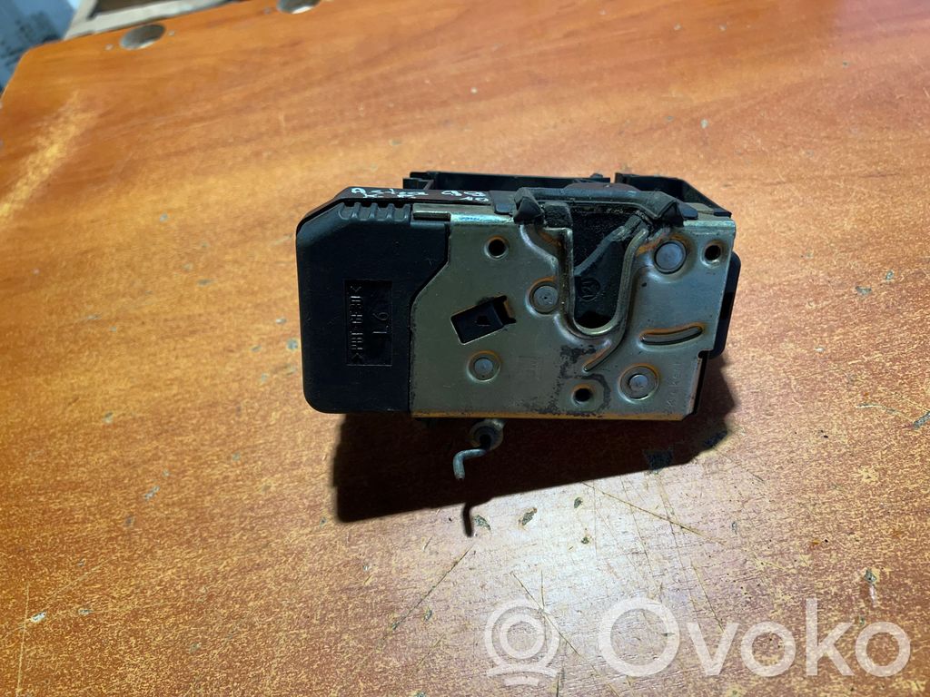 Opel Astra G Front door lock 