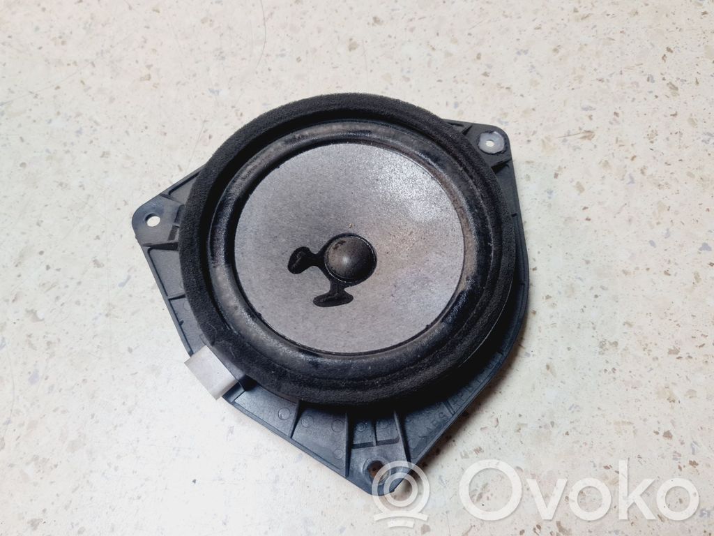 Toyota Corolla E120 E130 Altavoz de la puerta trasera 