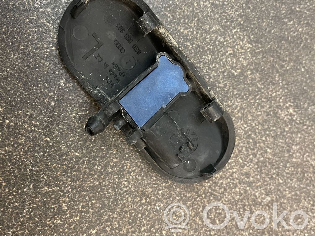 Audi A4 S4 B6 8E 8H Dysza spryskiwacza szyby przedniej / czołowej 
