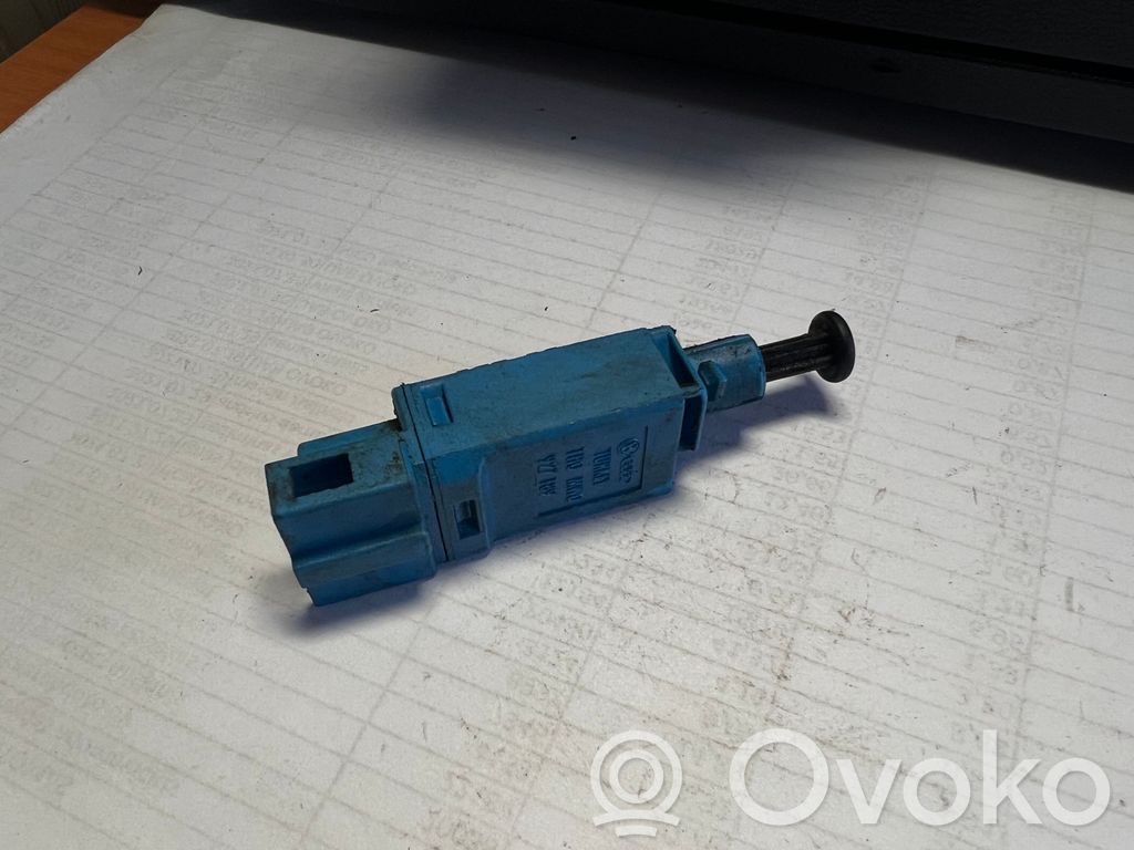 Volkswagen Transporter - Caravelle T4 Brake pedal sensor switch 