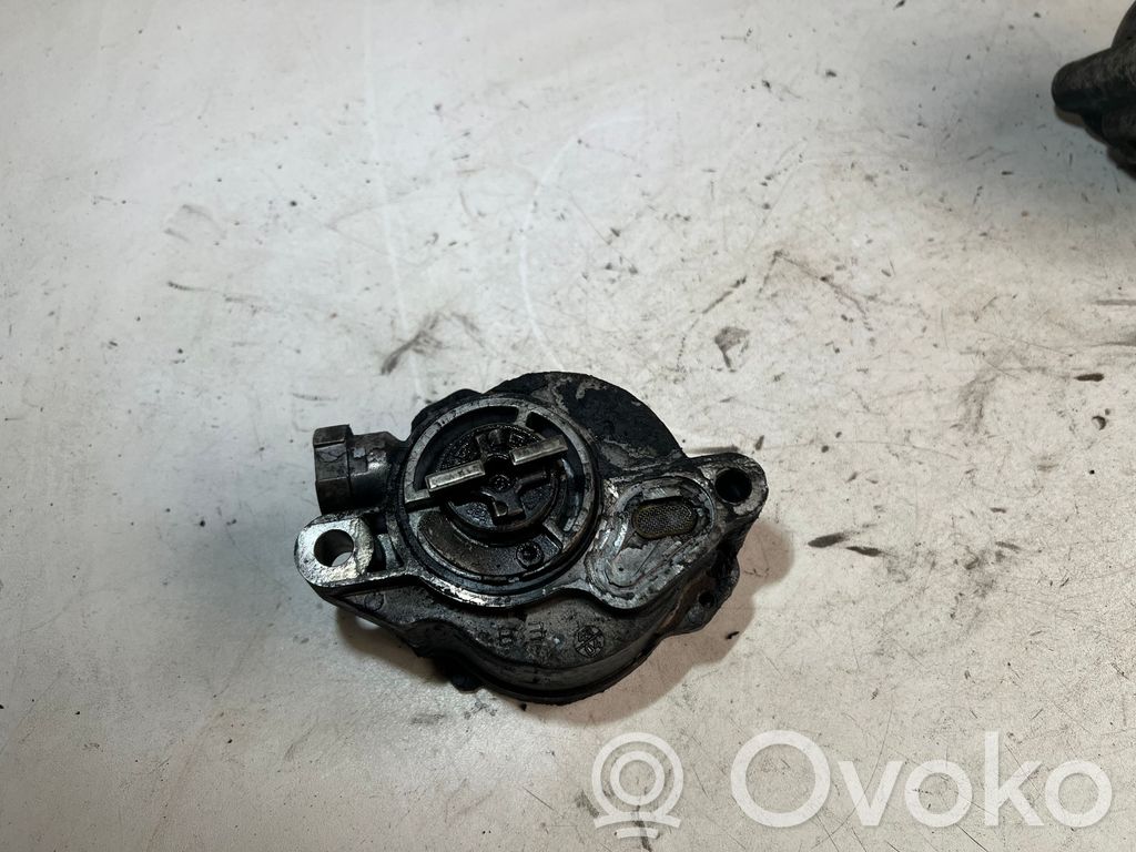 Ford Focus C-MAX Vacuum pump 