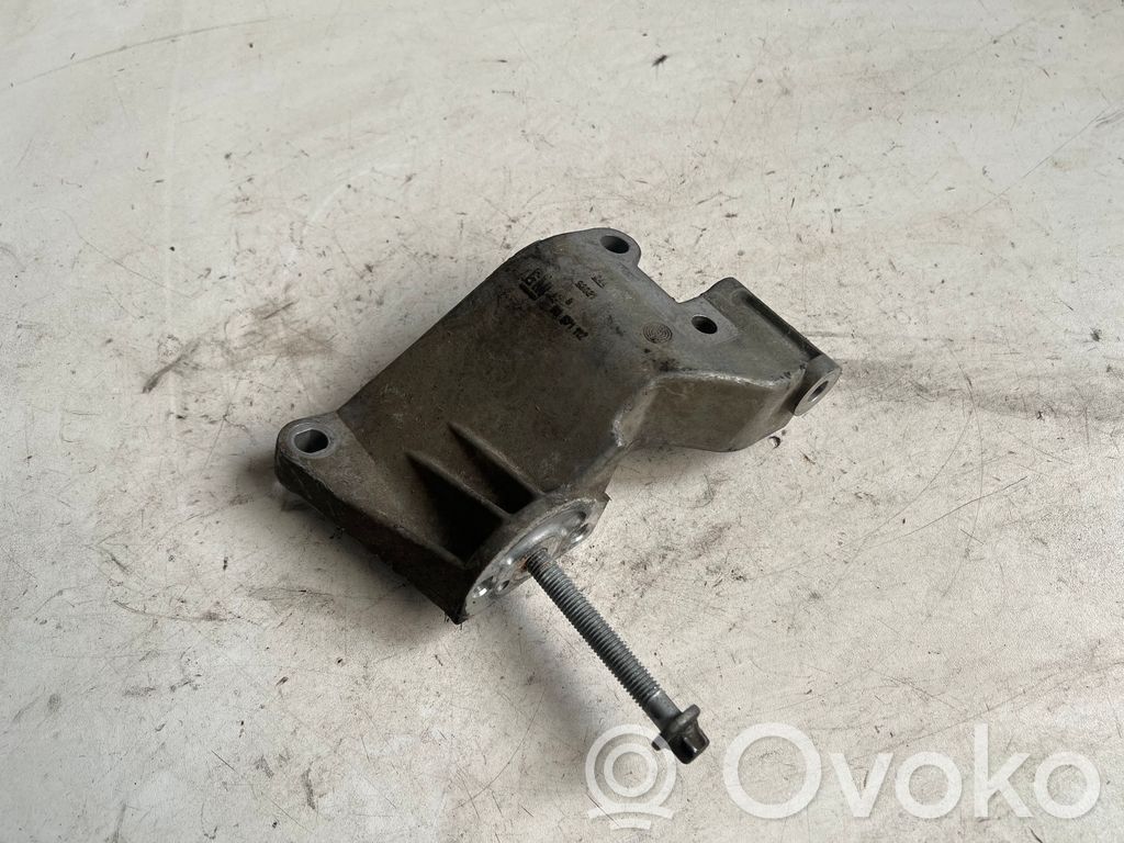 Opel Meriva A Generator/alternator bracket 