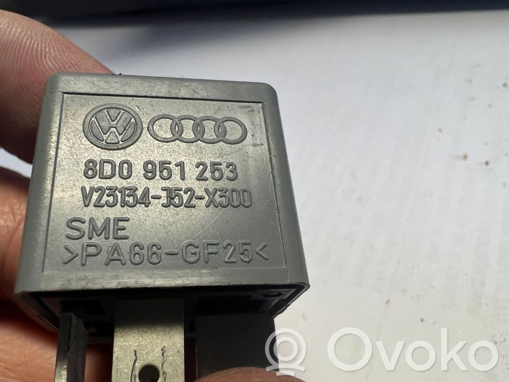 Otros relés   8D0951253