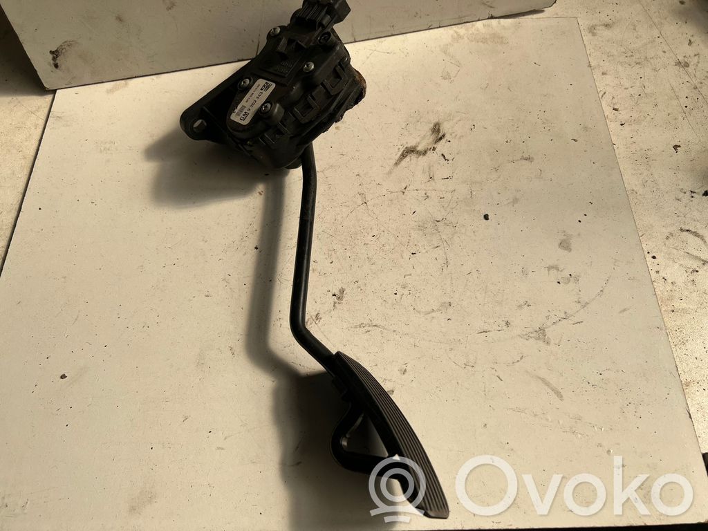 Opel Zafira B Pedal del acelerador 