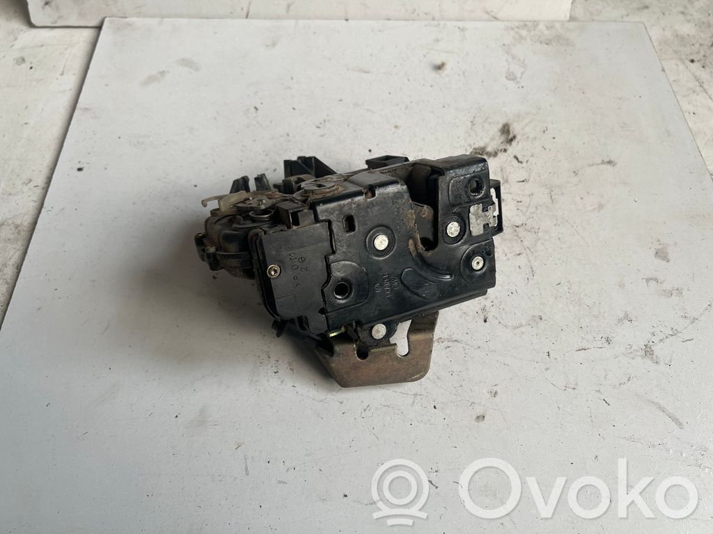 Audi A6 S6 C5 4B Galinių durų spyna 