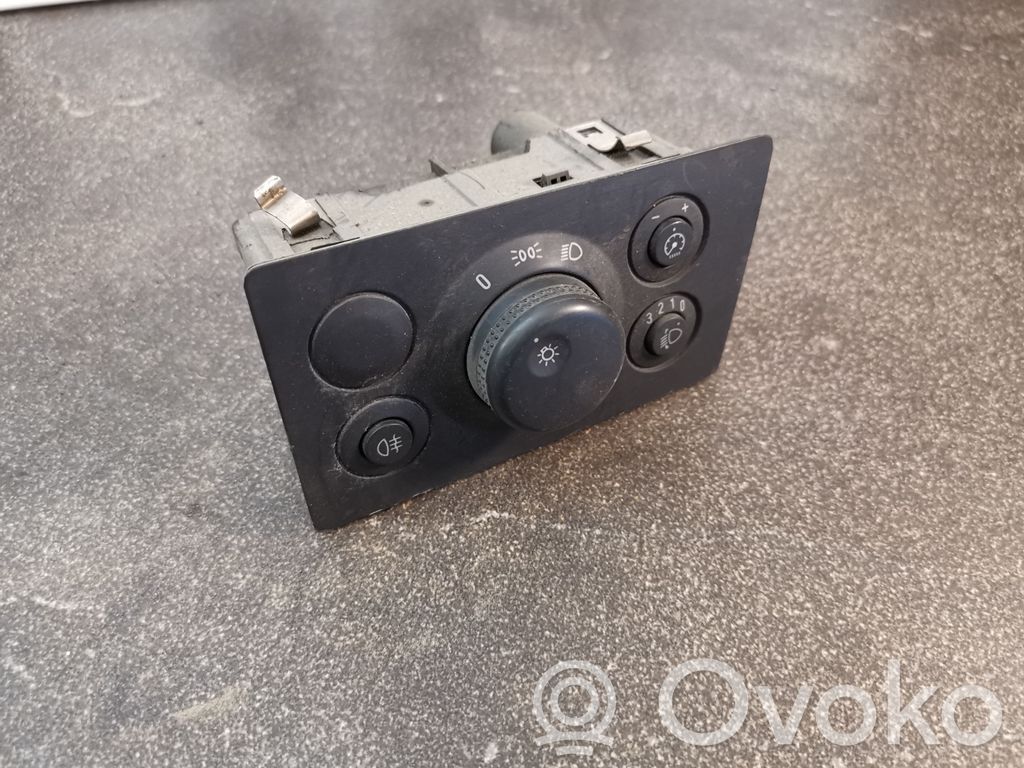 Opel Zafira B Interruptor de luz 
