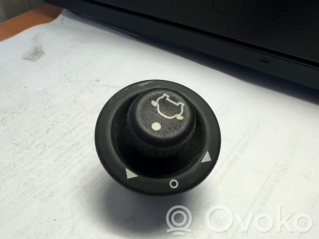 Ford Fiesta Interruptor del espejo lateral 