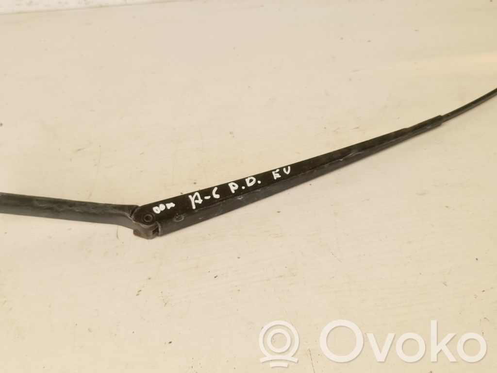 Audi A6 S6 C5 4B Wischerarm vorne 