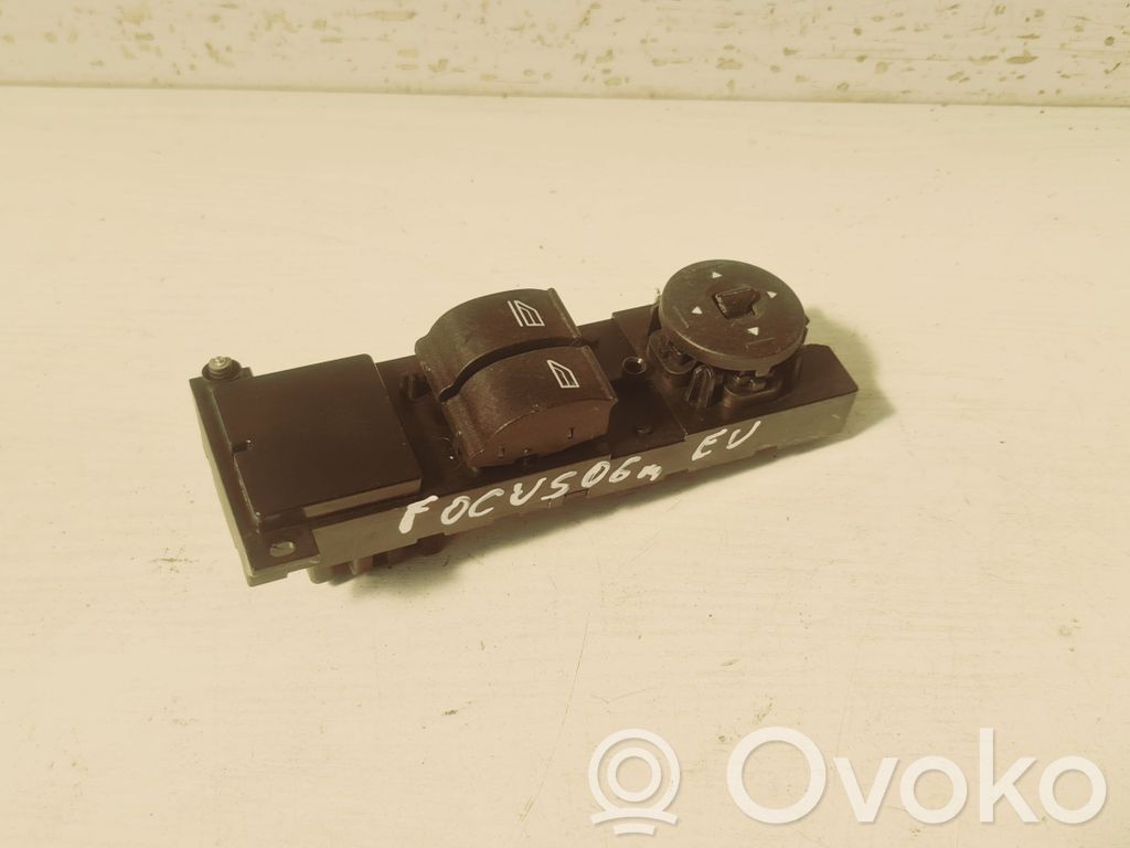 Ford Focus Electric window control switch 