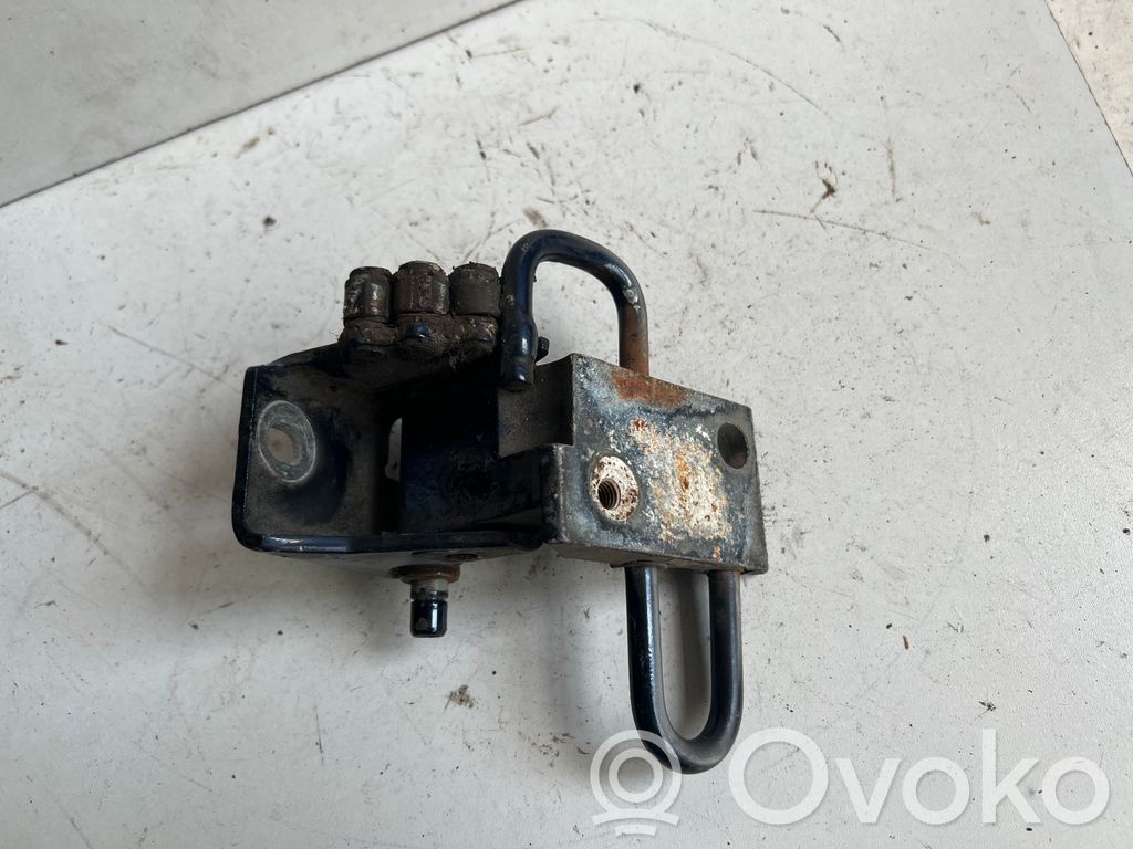 Audi A6 S6 C5 4B Front door lower hinge 