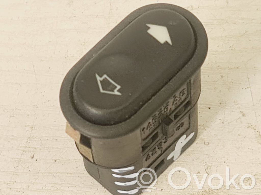 Ford Mondeo MK II Electric window control switch 