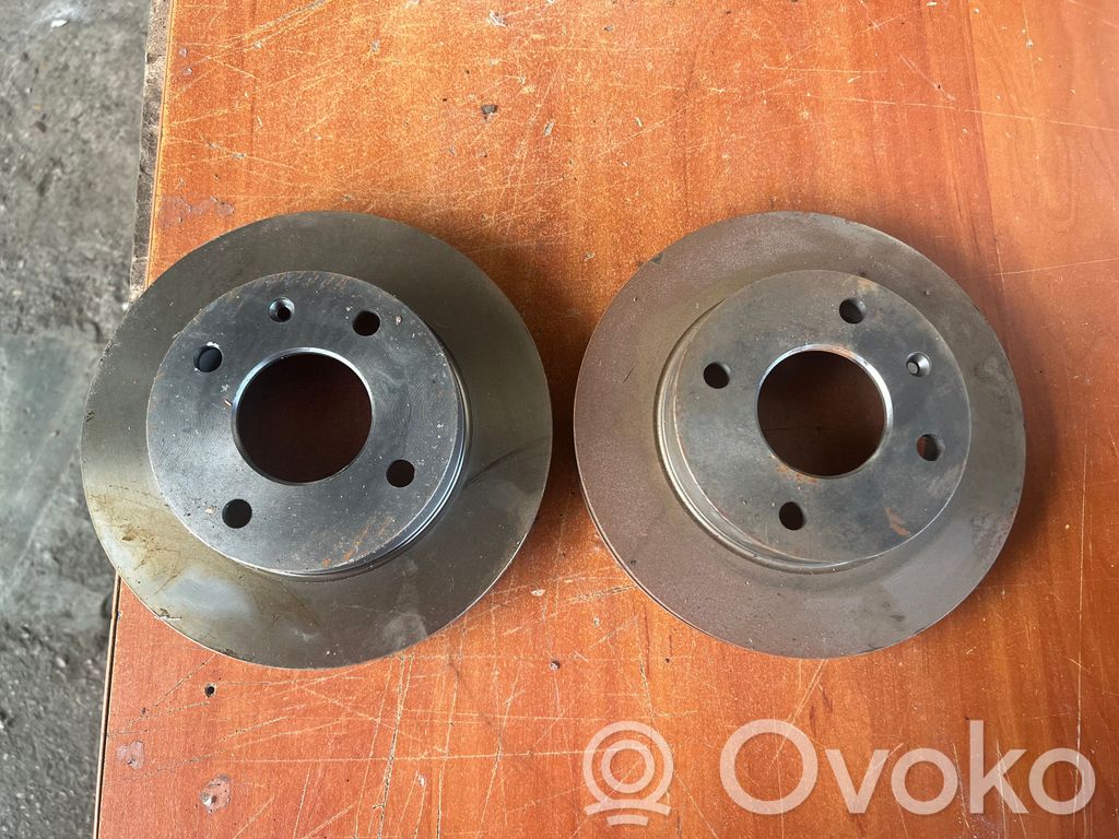 Ford Sierra Tarcza hamulca przedniego 