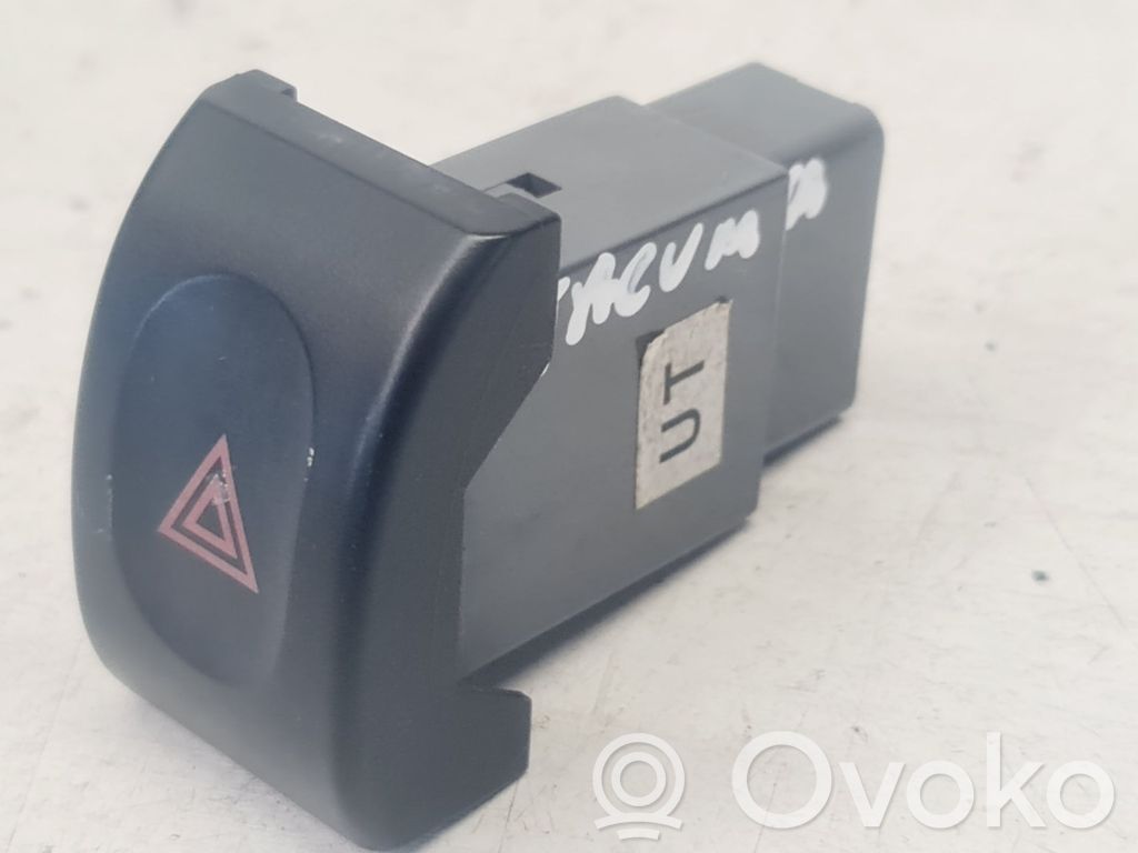 Hazard light switch   7M04K,7MO4K
