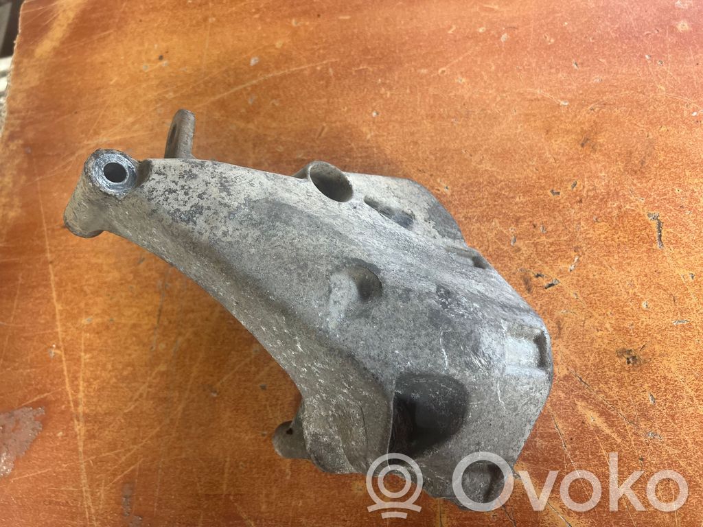 Skoda Praktik (5J8) Engine mounting bracket 