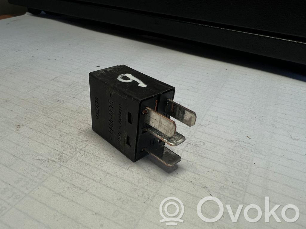 Ford Mondeo Mk III Other relay 