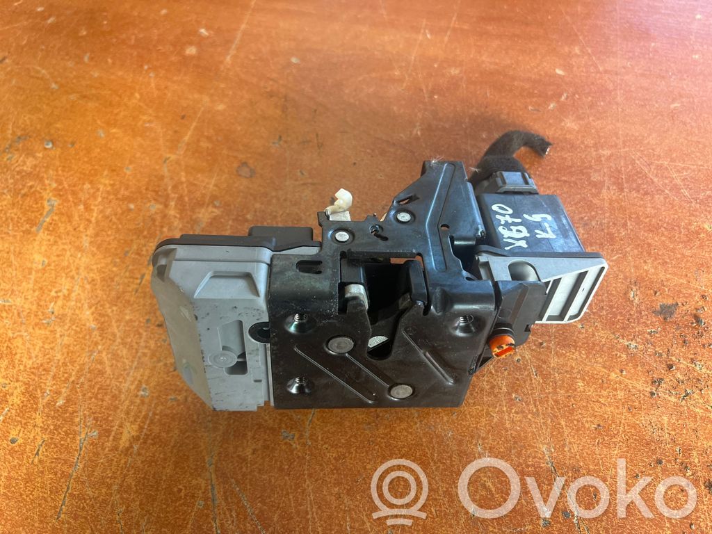 Volvo XC70 Galinių durų spyna 