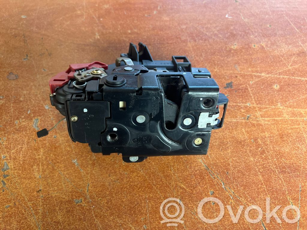 Audi A2 Aizmugurē slēdzene 