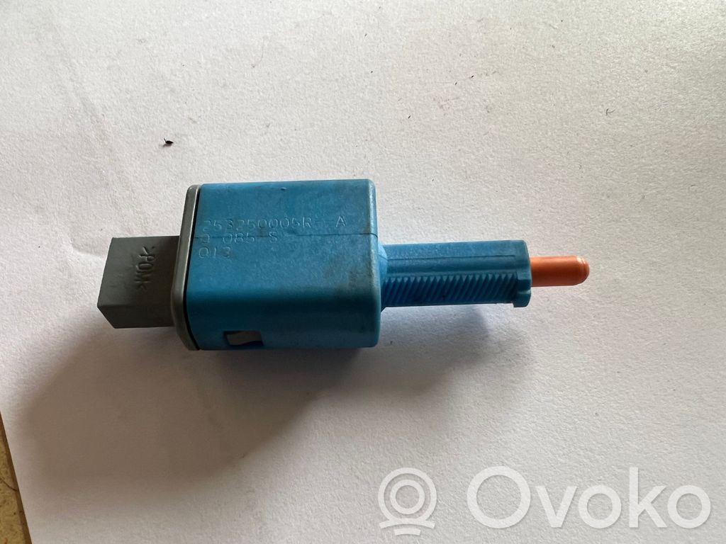 Renault Megane III Interruptor sensor del pedal de freno 