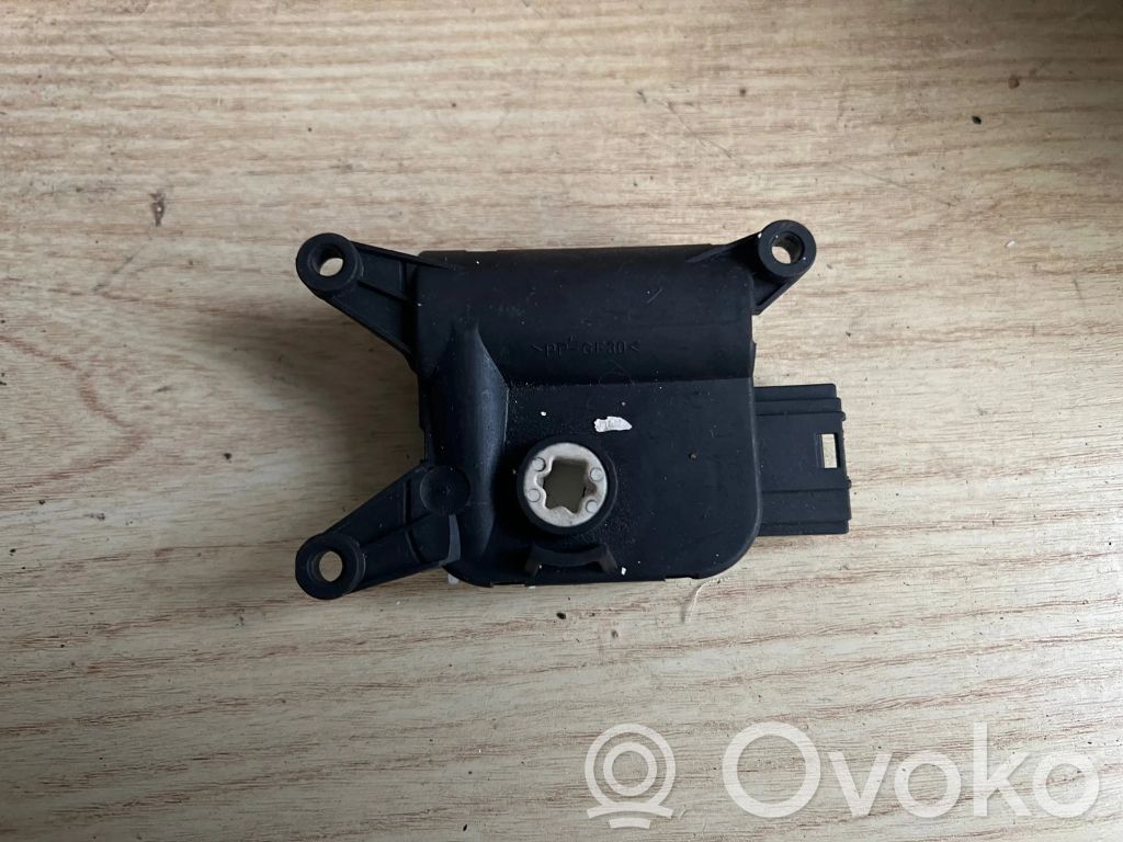 Audi A4 S4 B7 8E 8H Motor/actuator clapetă aer 