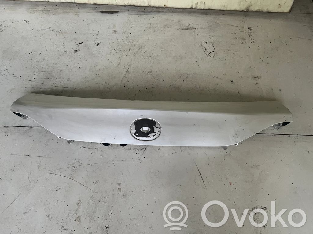 Lexus CT 200H Trunk door license plate light bar 