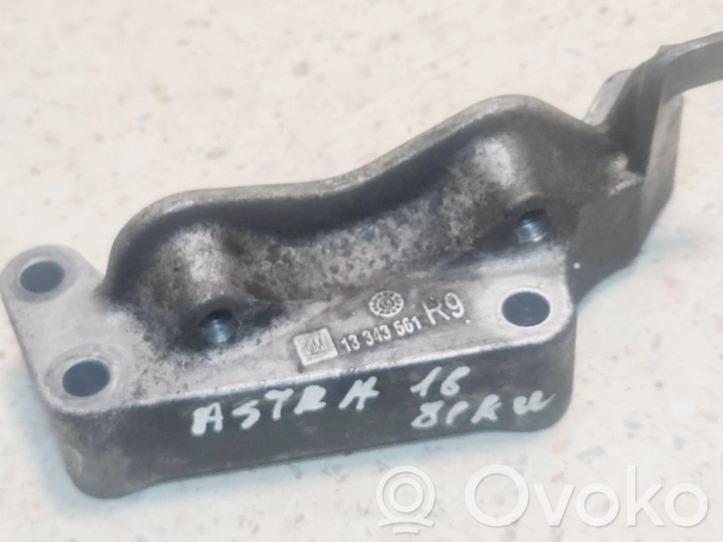 Engine mounting bracket   13343561