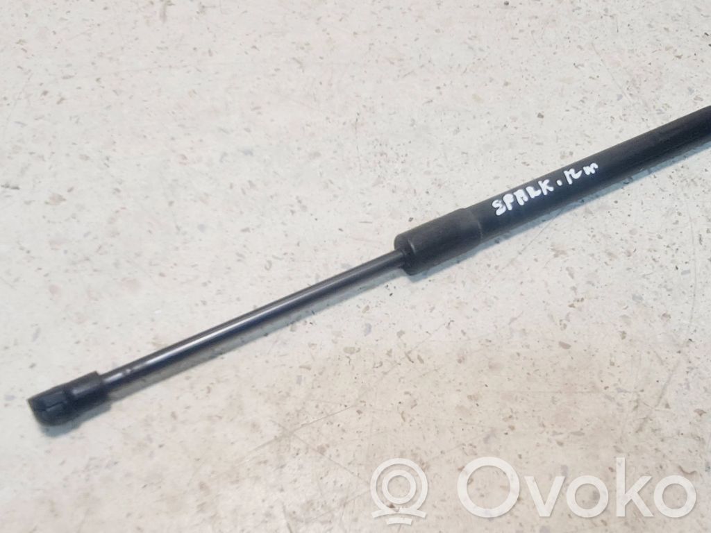 Chevrolet Spark Tailgate/trunk strut/damper 