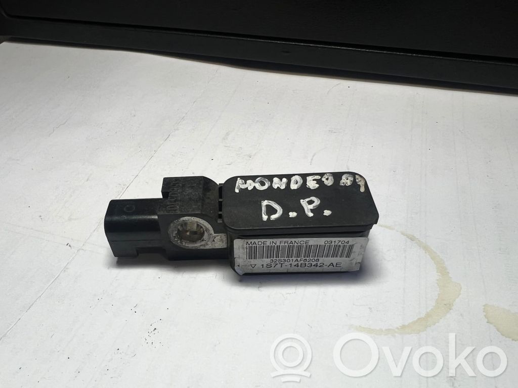 Ford Mondeo Mk III Airbag deployment crash/impact sensor 
