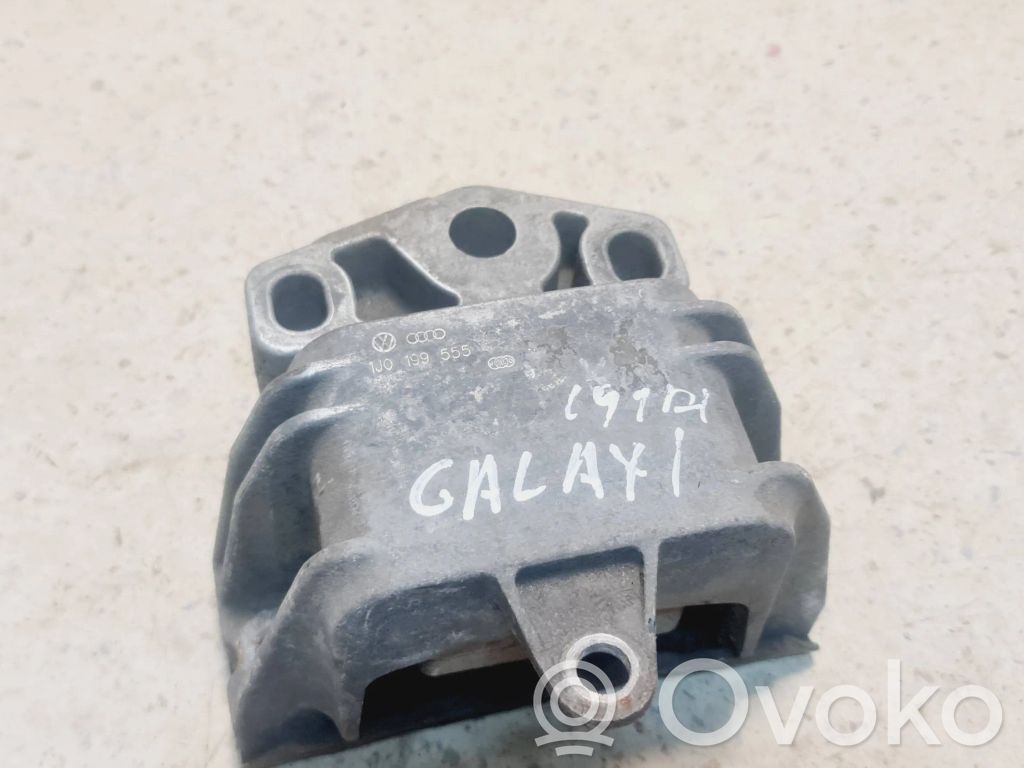 Ford Galaxy Engine mount bracket 