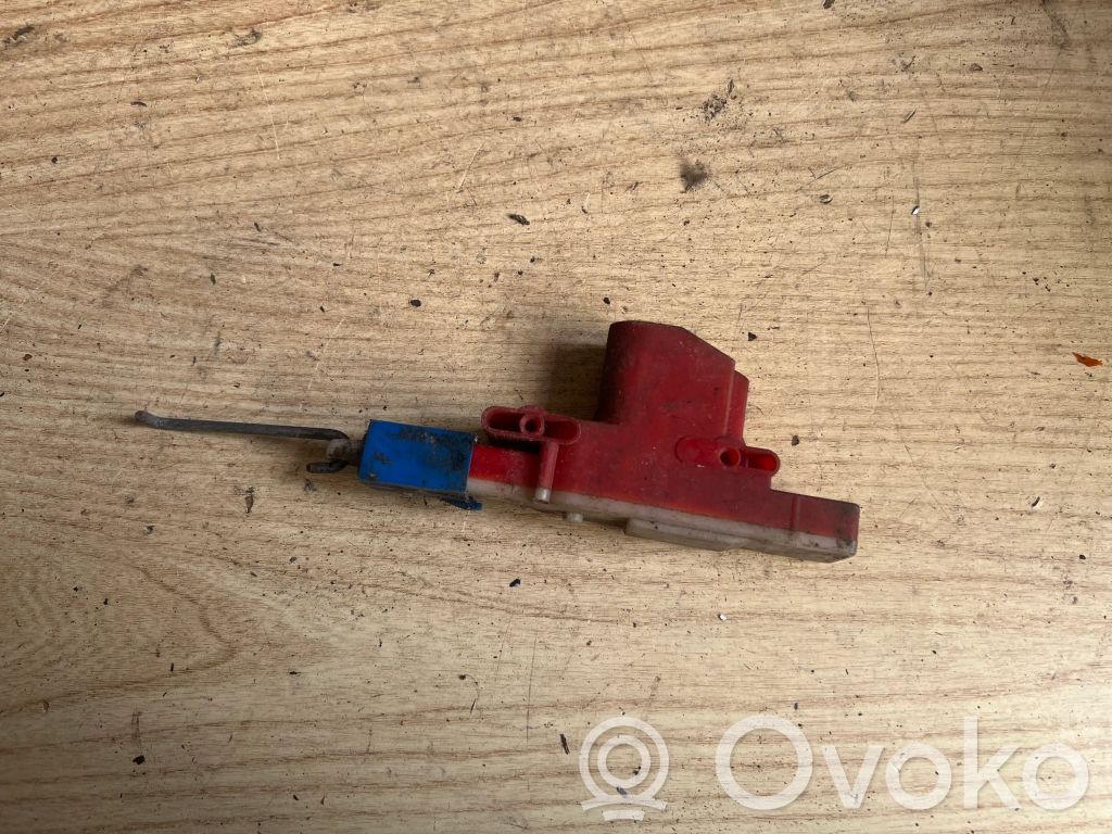 BMW 3 E30 Centrālās atslēgas motoriņš 