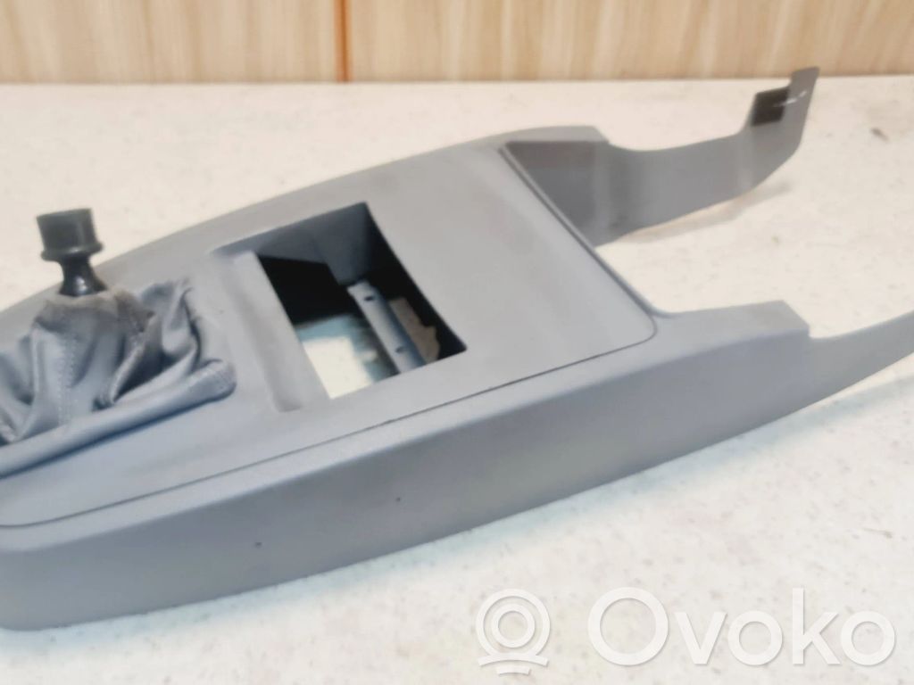 Consola central   7M3863242D,7M4863241A,1M21A045A74BBW