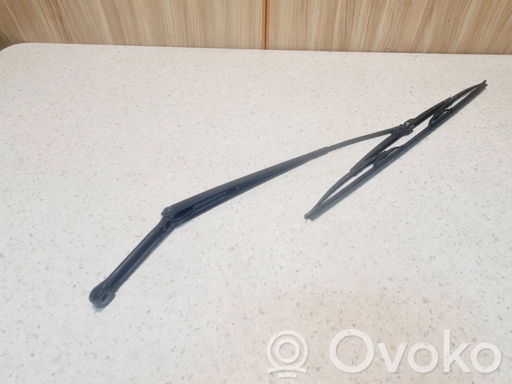 Audi A6 S6 C5 4B Wischerarm vorne 
