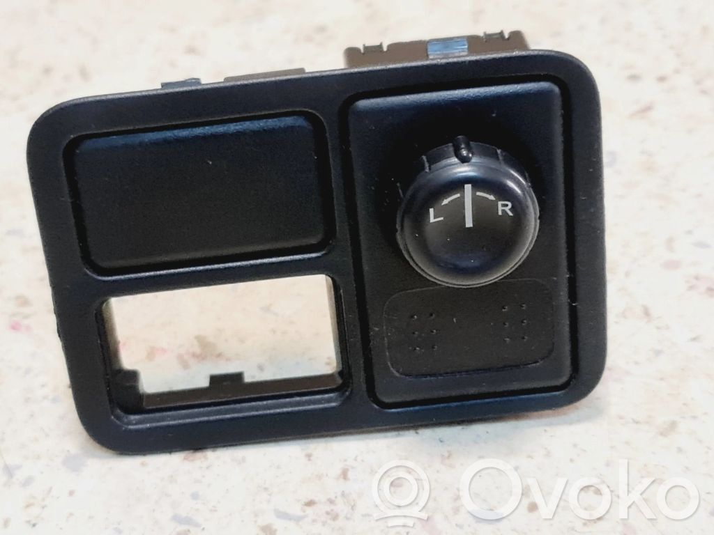 Nissan Almera N16 Wing mirror switch 