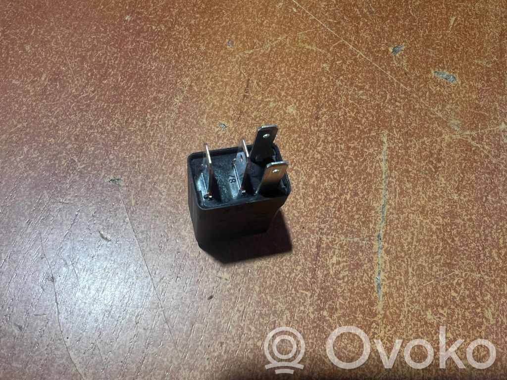 Opel Zafira B Inne przekaźniki 