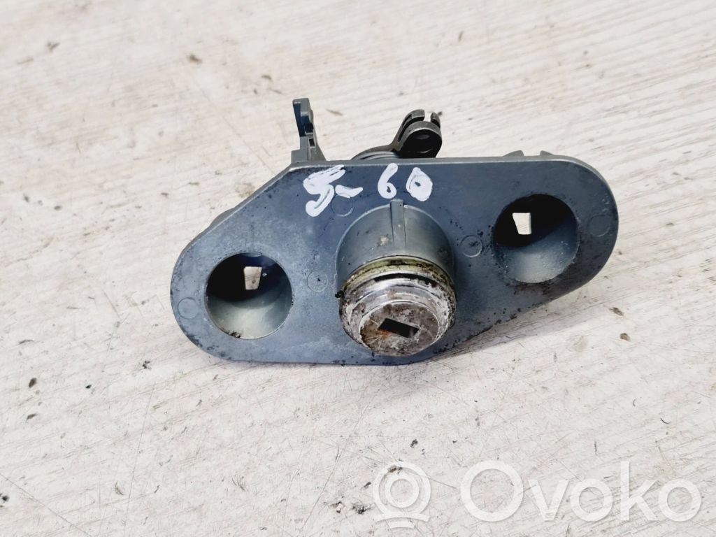 Volvo S60 Takaluukun ulkopuolinen lukko 