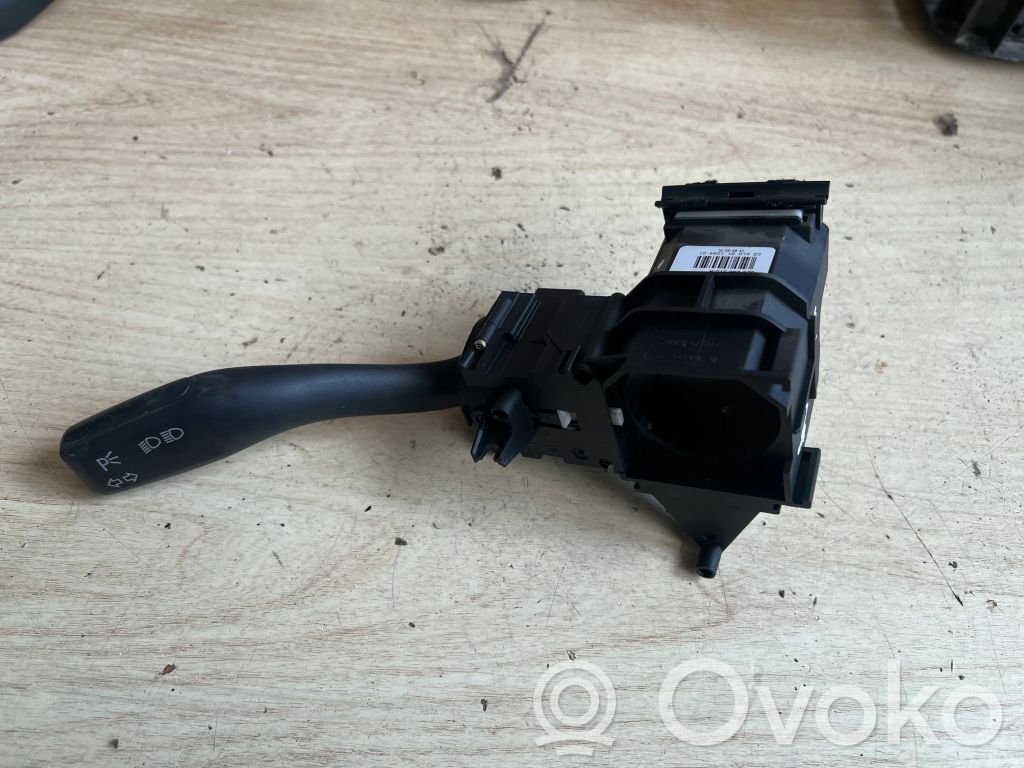 Audi A4 S4 B6 8E 8H Posūkių/ šviesų rankenėlė 