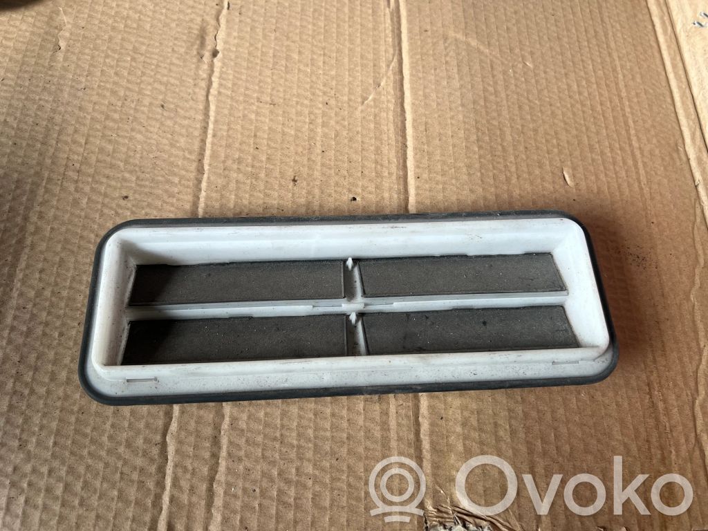 Opel Astra H Quarter panel pressure vent 