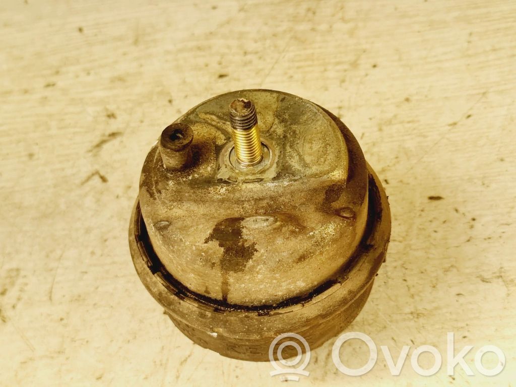 Volvo S60 Engine mount bracket 