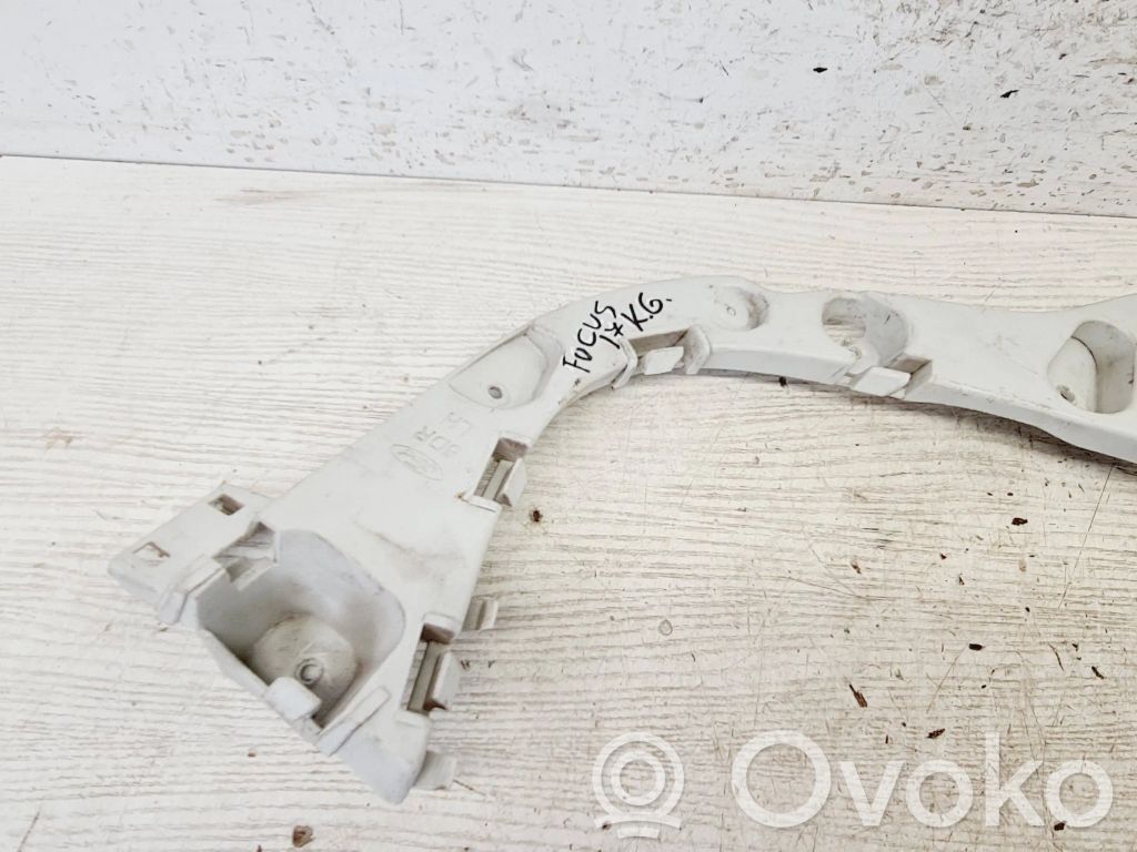 Ford Focus Uchwyt / Mocowanie zderzaka tylnego 