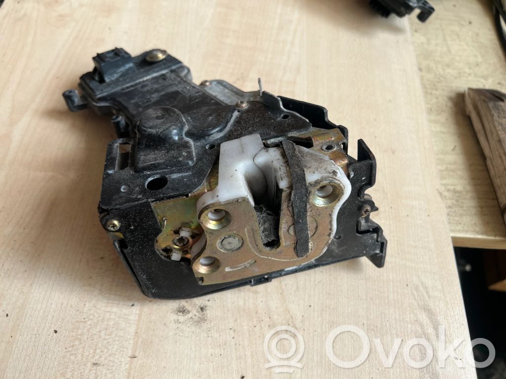Mazda 2 Front door lock 